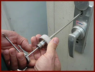 East Providence Lock And Key East Providence, RI 401-757-6196 - 5-lock-opening